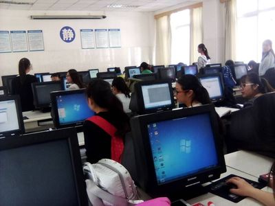 魅力PS,讓一切皆有可能——數(shù)學系、計算機科學系志愿服務隊開展PS培訓